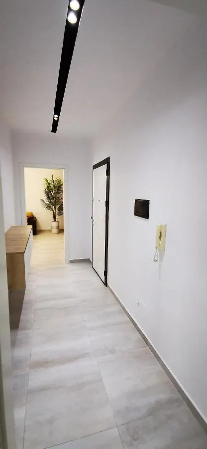 アパート Lungomare Luxury Sea View Apartaments Vlorë アルバニア