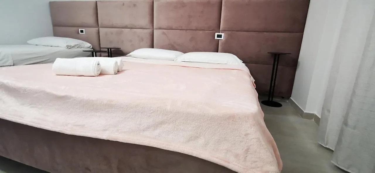 Lungomare Luxury Sea View Apartaments Vlorë 0*,  アルバニア