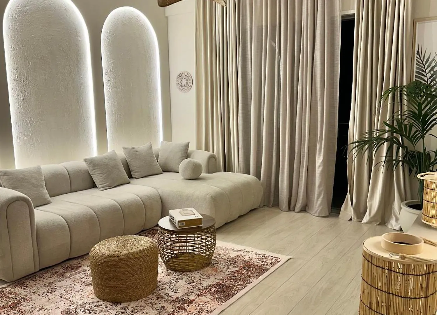 Lungomare Luxury Sea View Apartaments Vlorë
