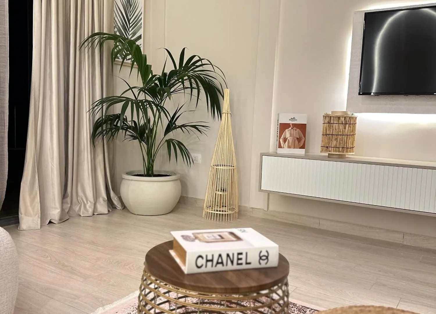Lungomare Luxury Sea View Apartaments Vlorë アパート