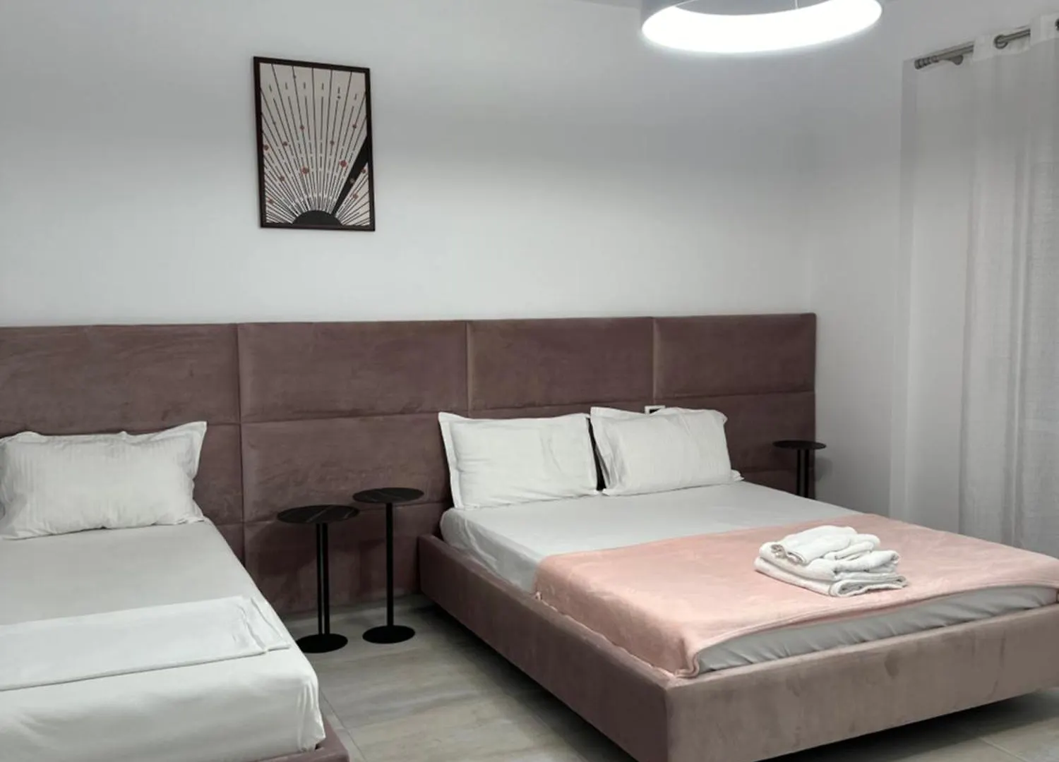 アパート Lungomare Luxury Sea View Apartaments Vlorë アルバニア