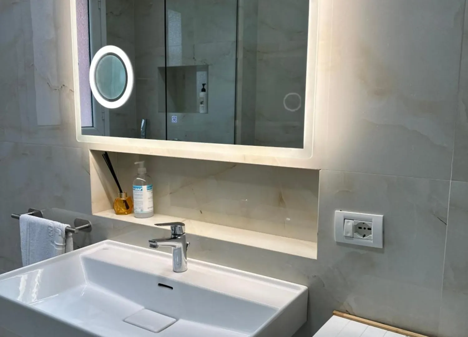 Lungomare Luxury Sea View Apartaments Vlorë
