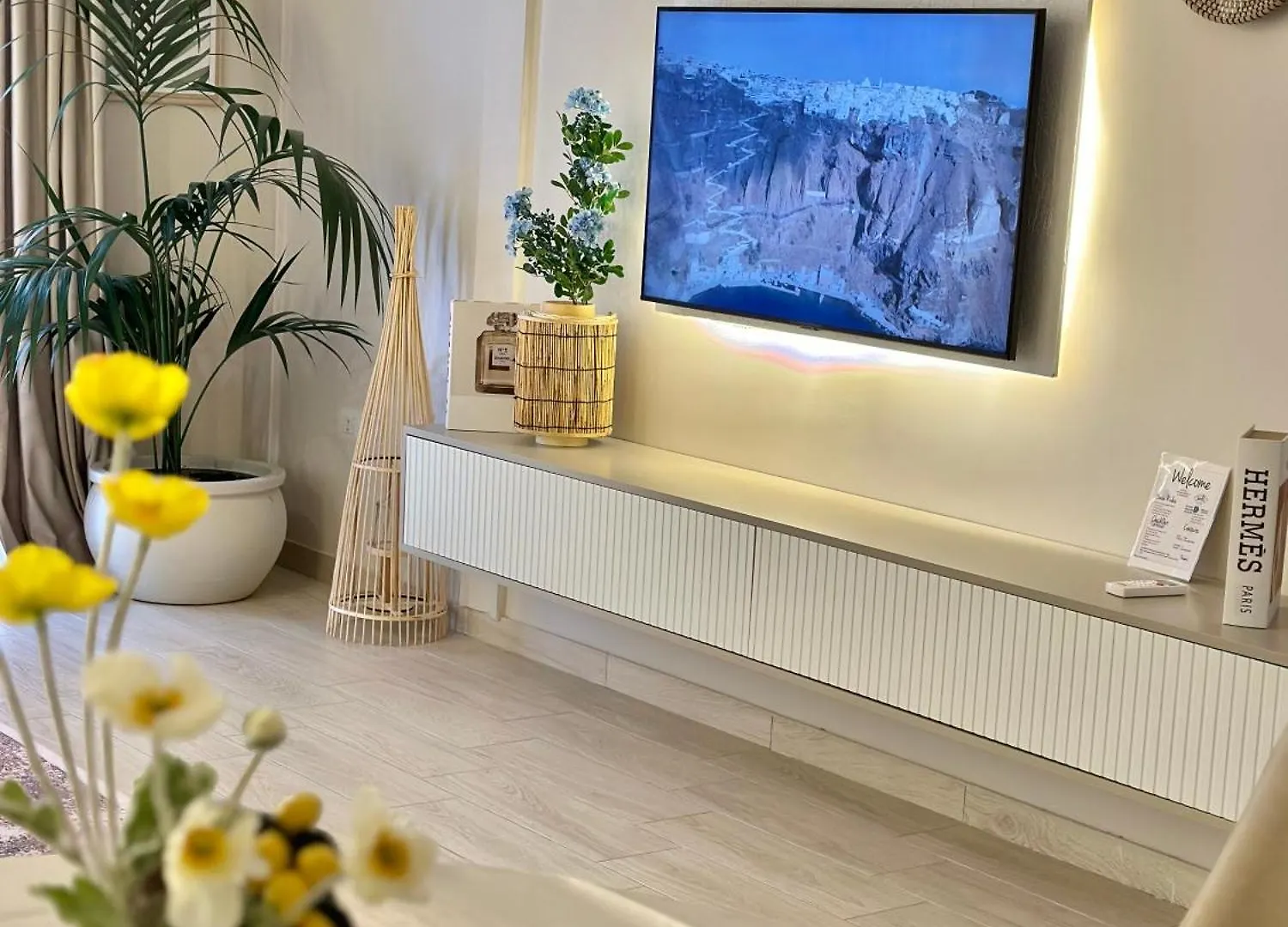 Lungomare Luxury Sea View Apartaments Vlorë アパート